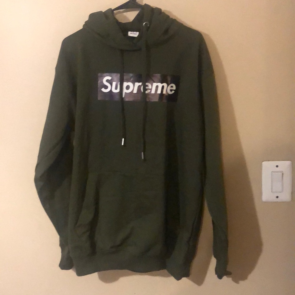 Women size large supreme hoodie